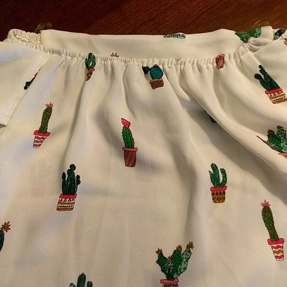 NWT DO + BE Drop Shoulder Top, White w Cactus - Picture 8 of 8